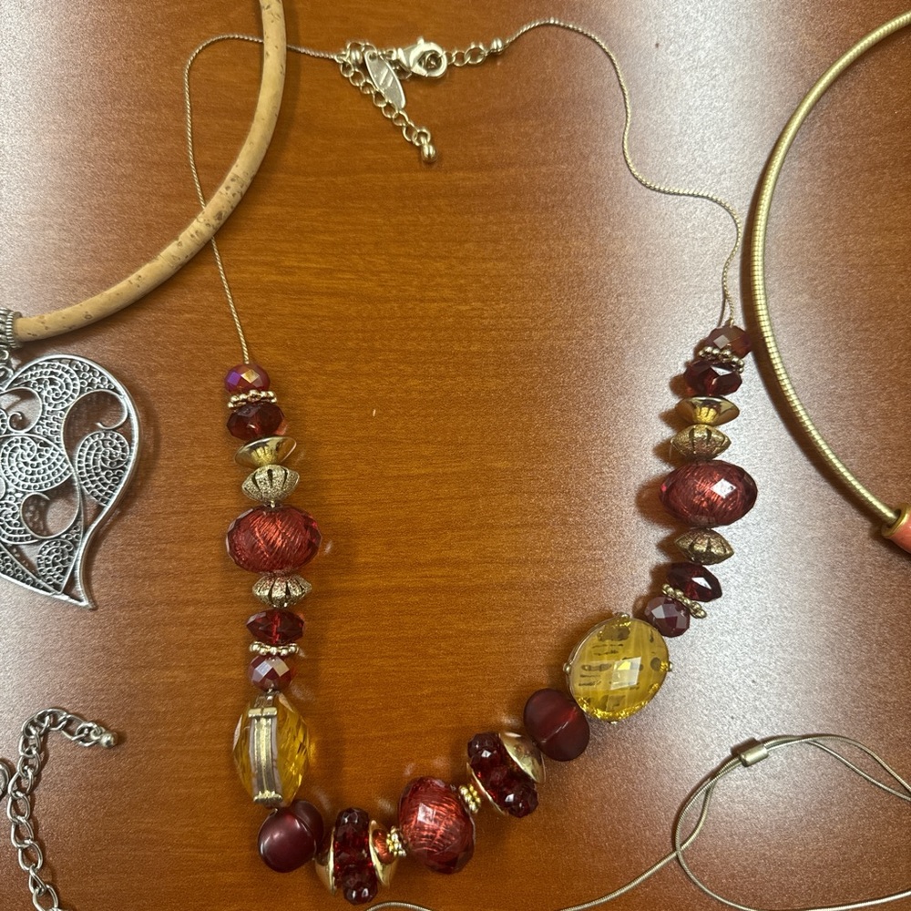 7 count necklace bundle - Picture 4 of 8
